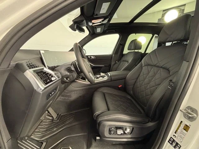 New 2026 Alpine White BMW xDrive40i image 11