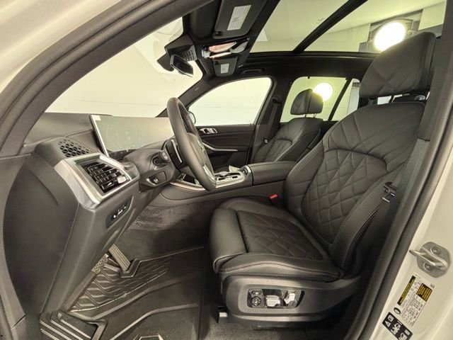 New 2026 White BMW xDrive40i image 11