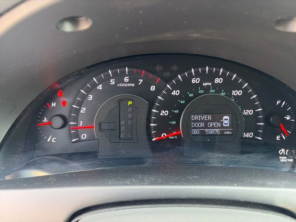 Used 2009 White Toyota XLE image 15
