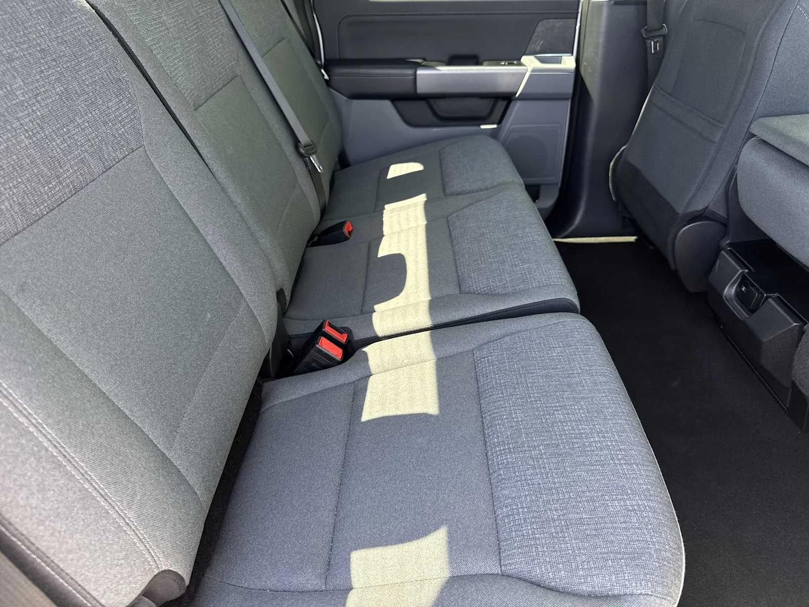 Used 2025 Oxford White Ford XLT image 17