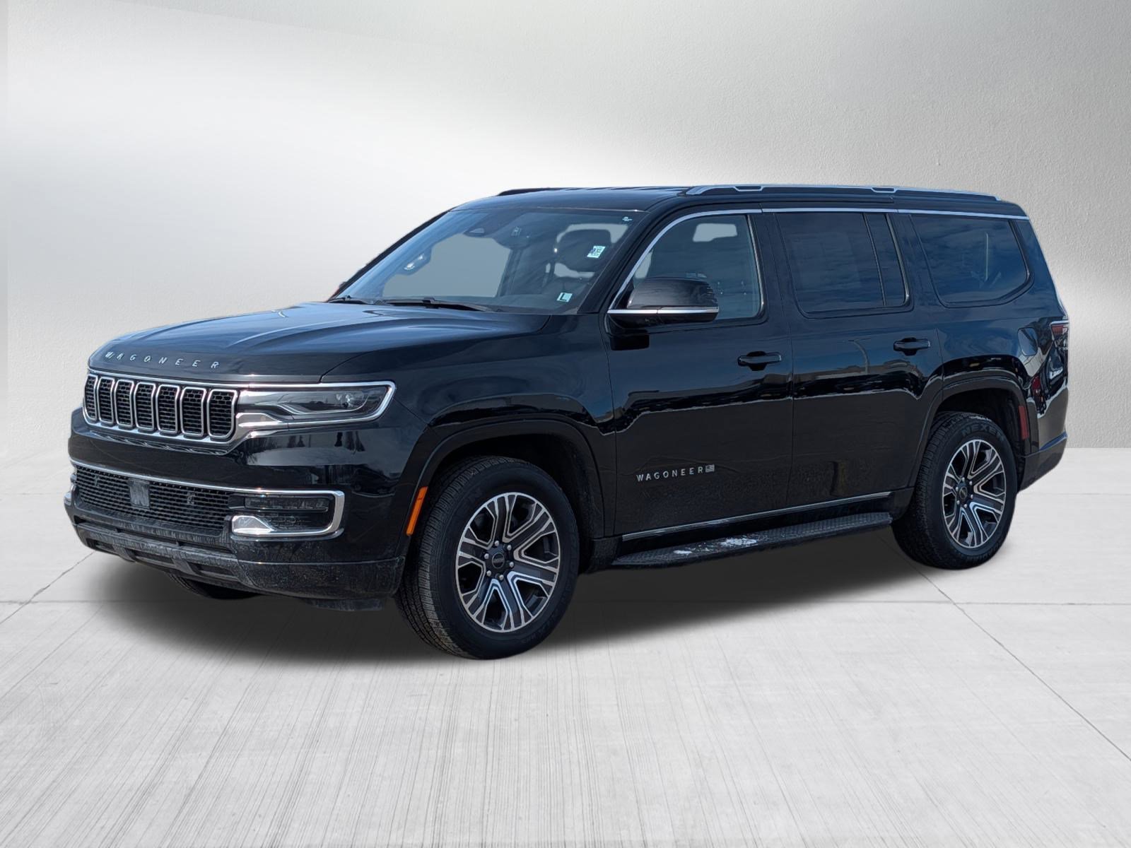 Used 2025 Diamond Black Crystal Pearlcoat Jeep 4WD image 3