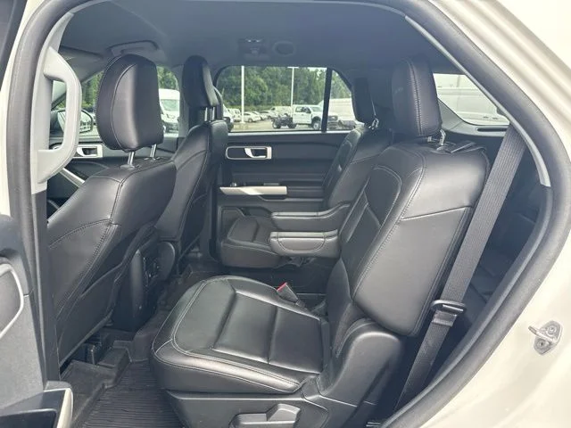 Used 2023 White Metallic Ford XLT image 11
