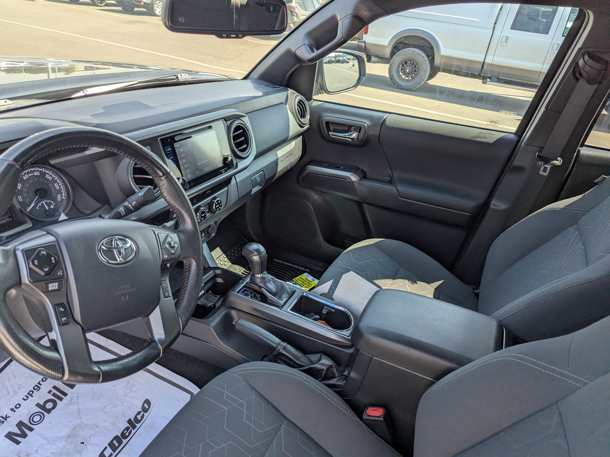 Used 2018  Toyota SR image 13