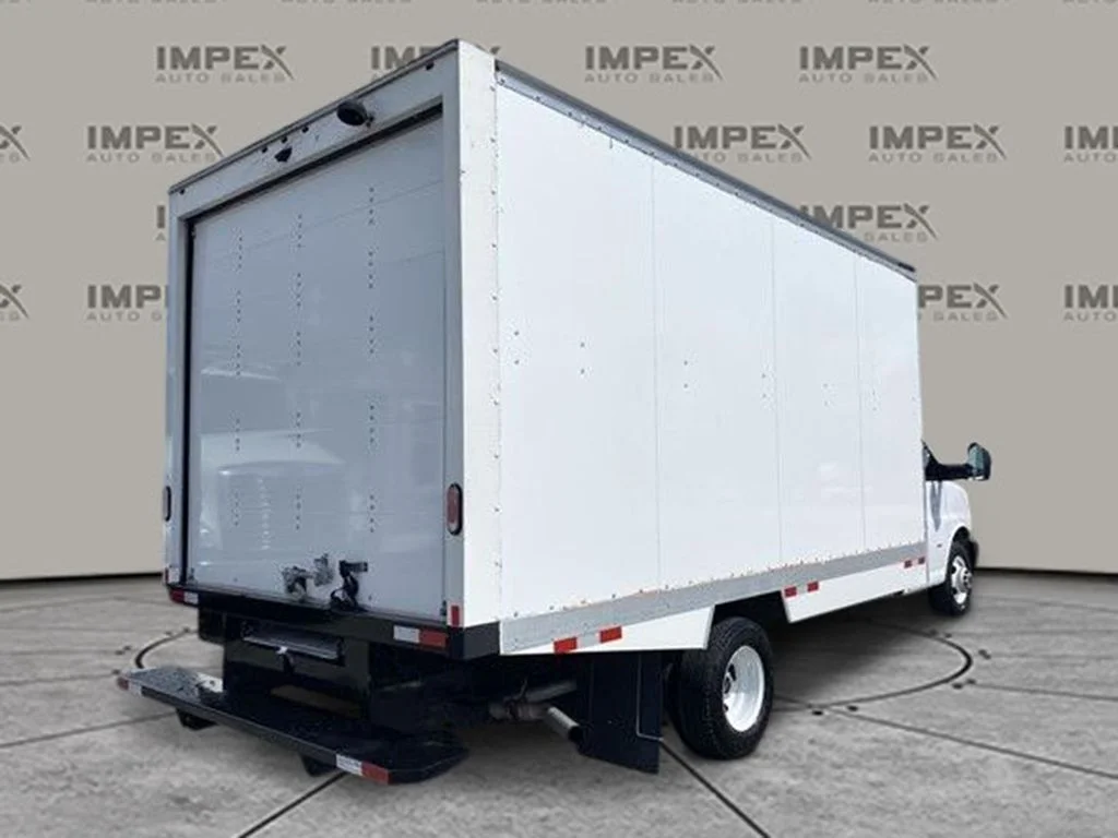 Used 2024 White GMC Work Van image 4