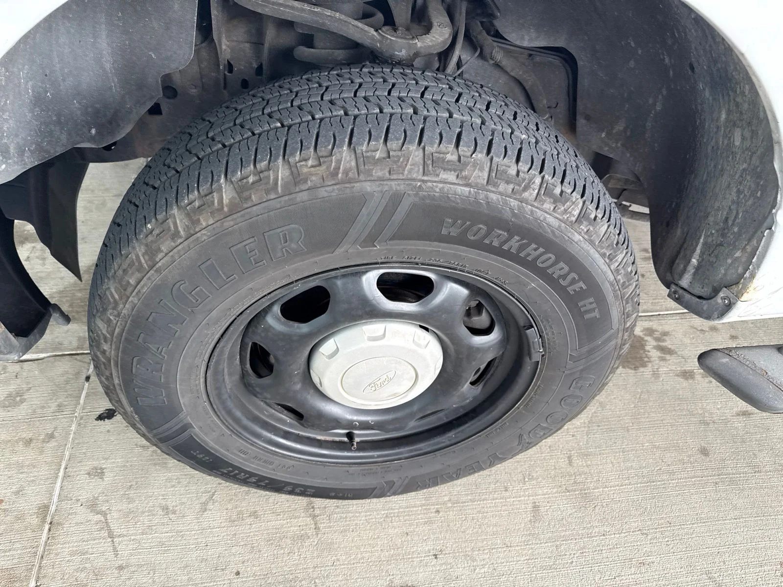 Used 2014 White Ford XL image 2