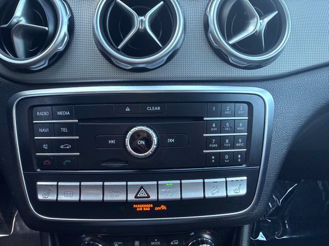 Used 2019 White Mercedes-Benz GLA 250 image 19