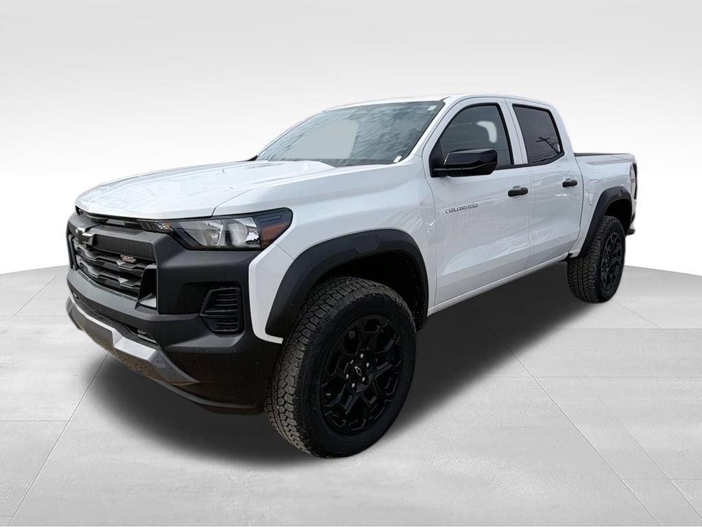 New 2026 Summit White Chevrolet Trail Boss image 4