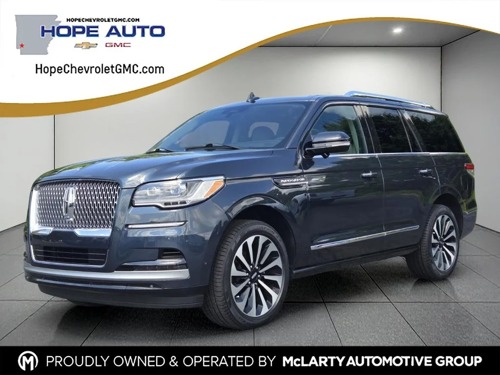 Used 2024 Blue Lincoln Reserve image 1