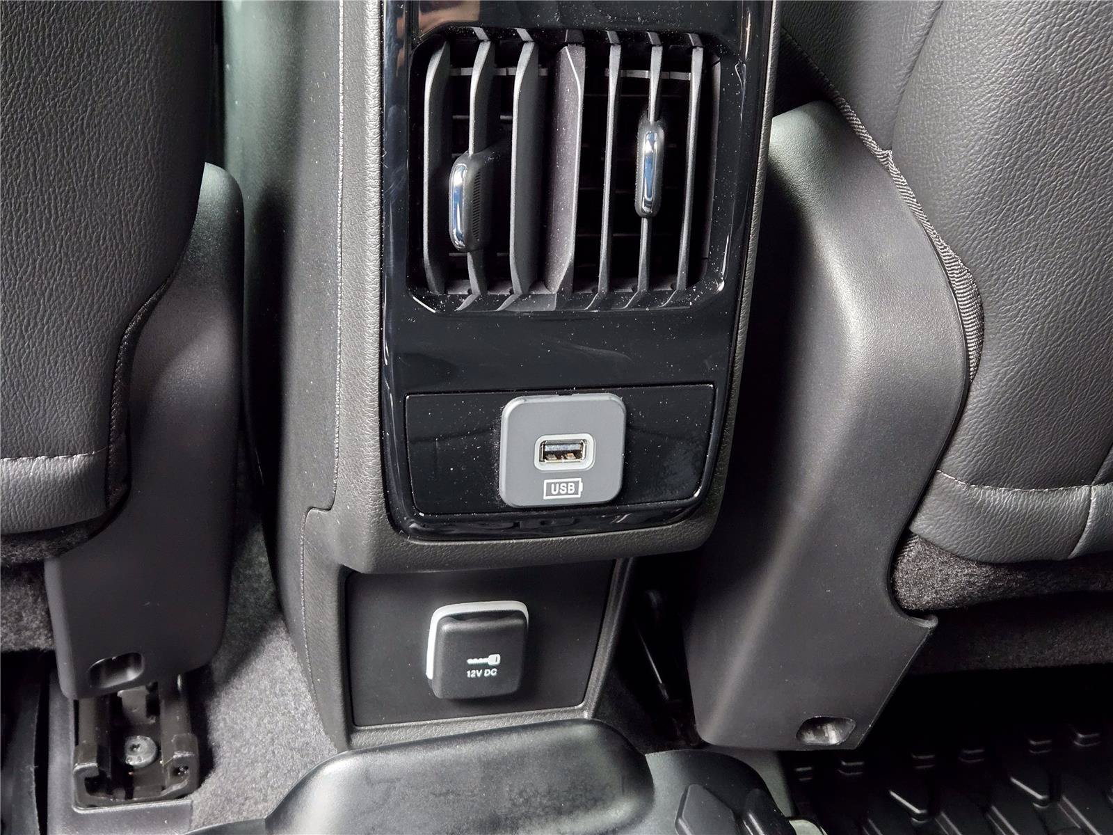 New 2026 Hydro Blue Pearlcoat Jeep Limited image 17
