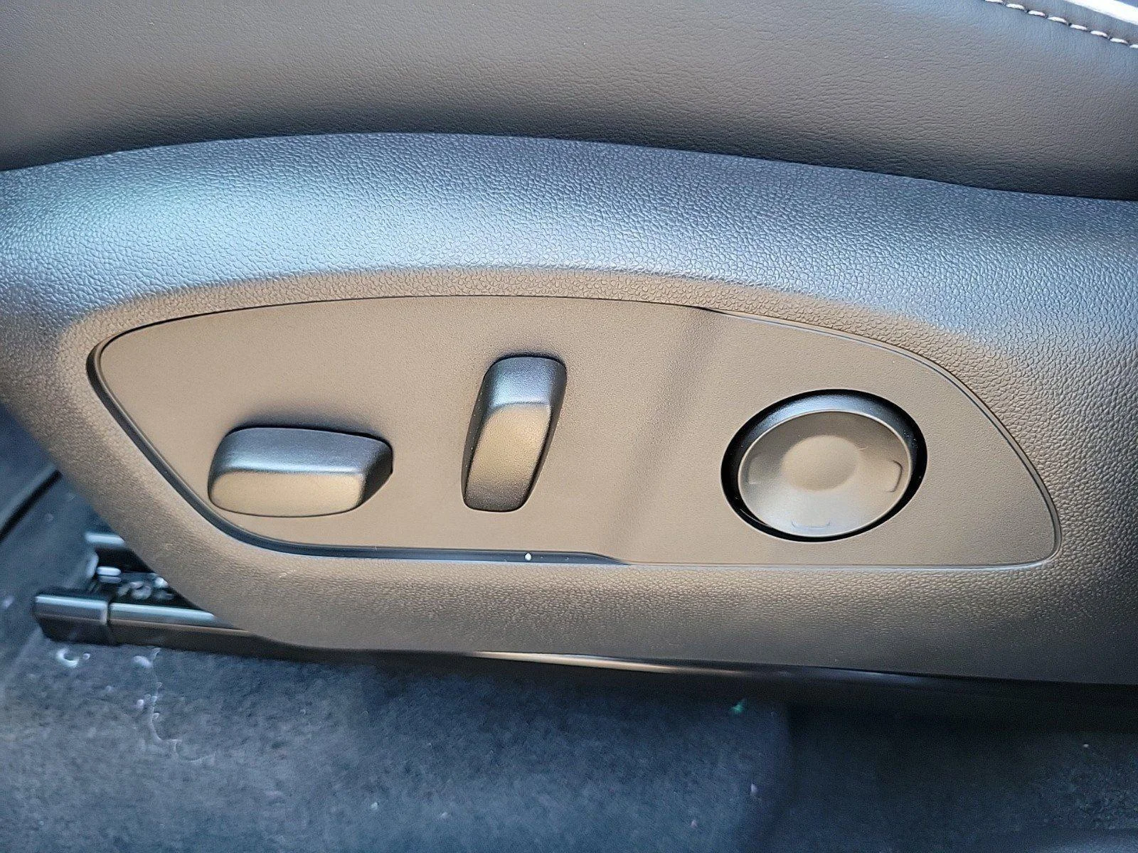 2026 Buick Enclave Preferred - Photo 17