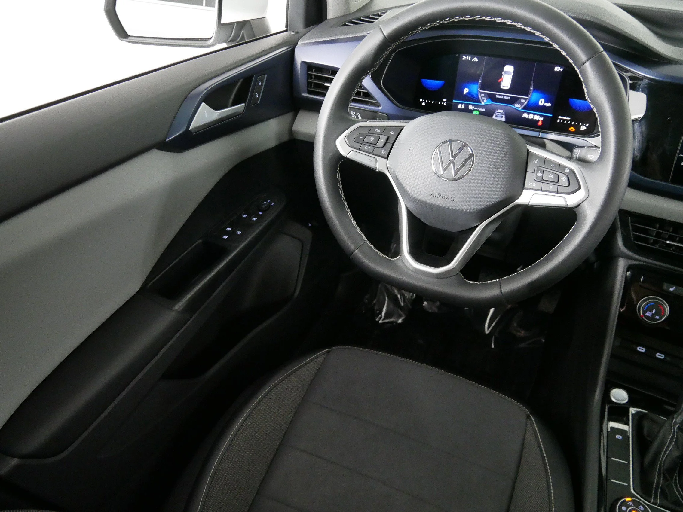 Certified Used 2023 Pure White Volkswagen SE image 9