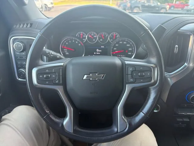 Used 2021 BLACK Chevrolet RST image 18