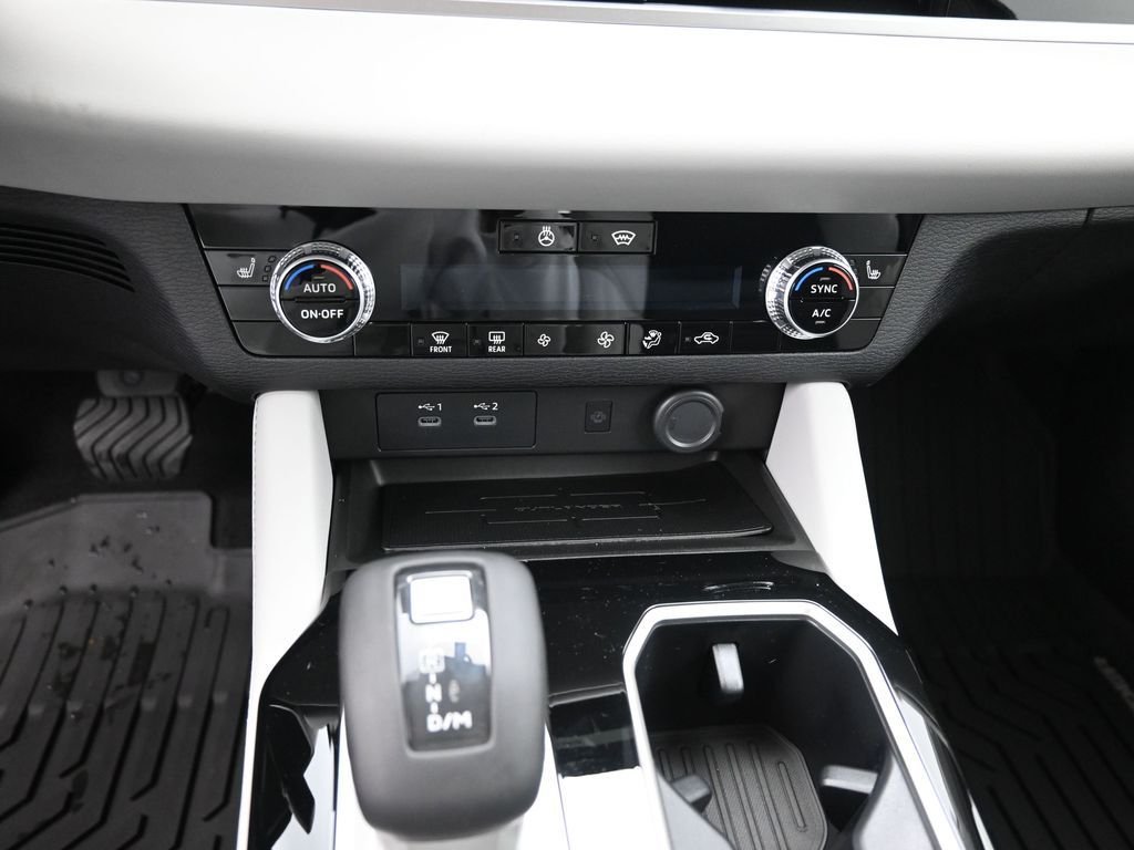 New 2026 Black Mitsubishi SE 1.5T S-AWC image 9