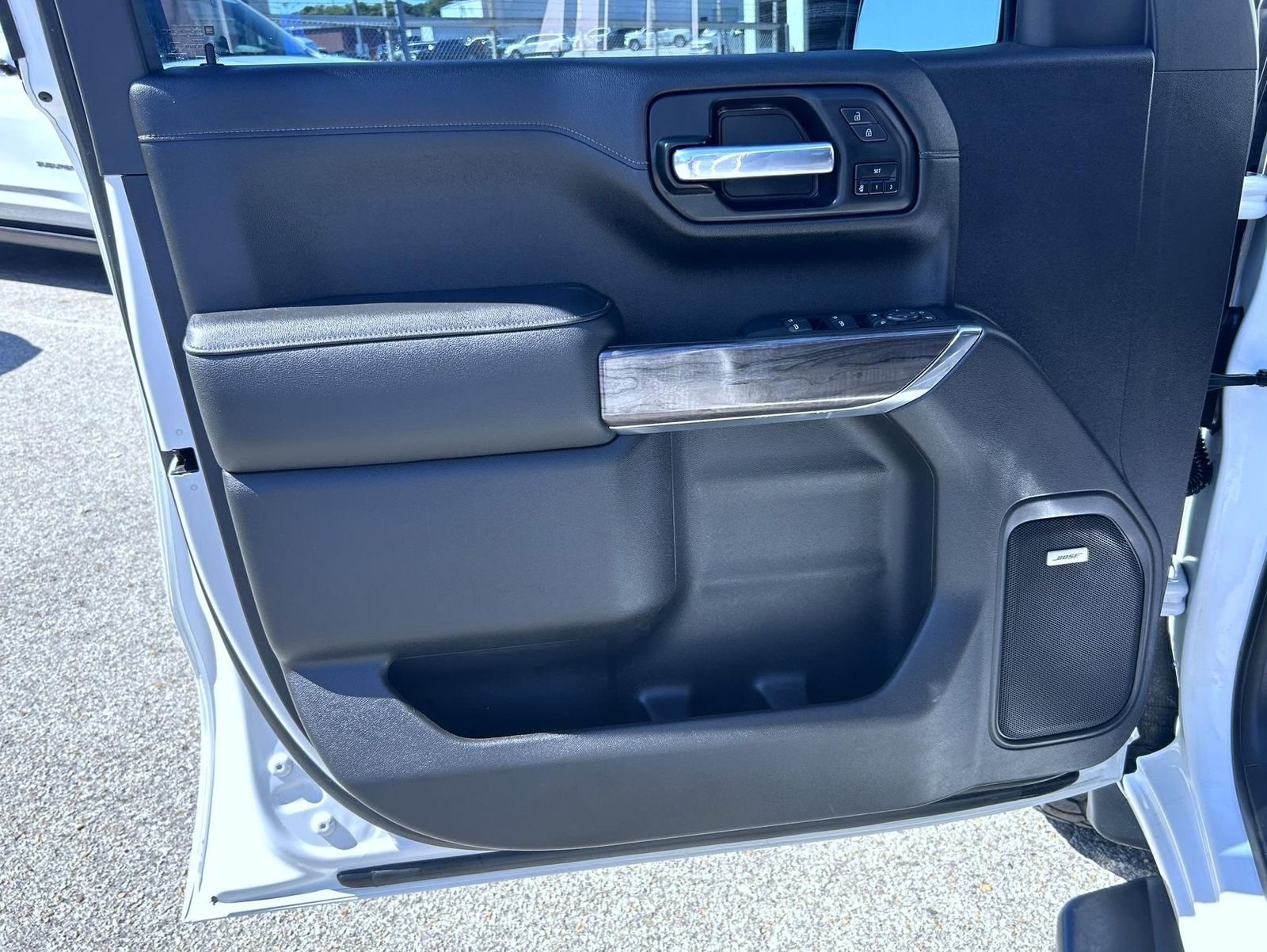 Used 2021 White Chevrolet LTZ image 9