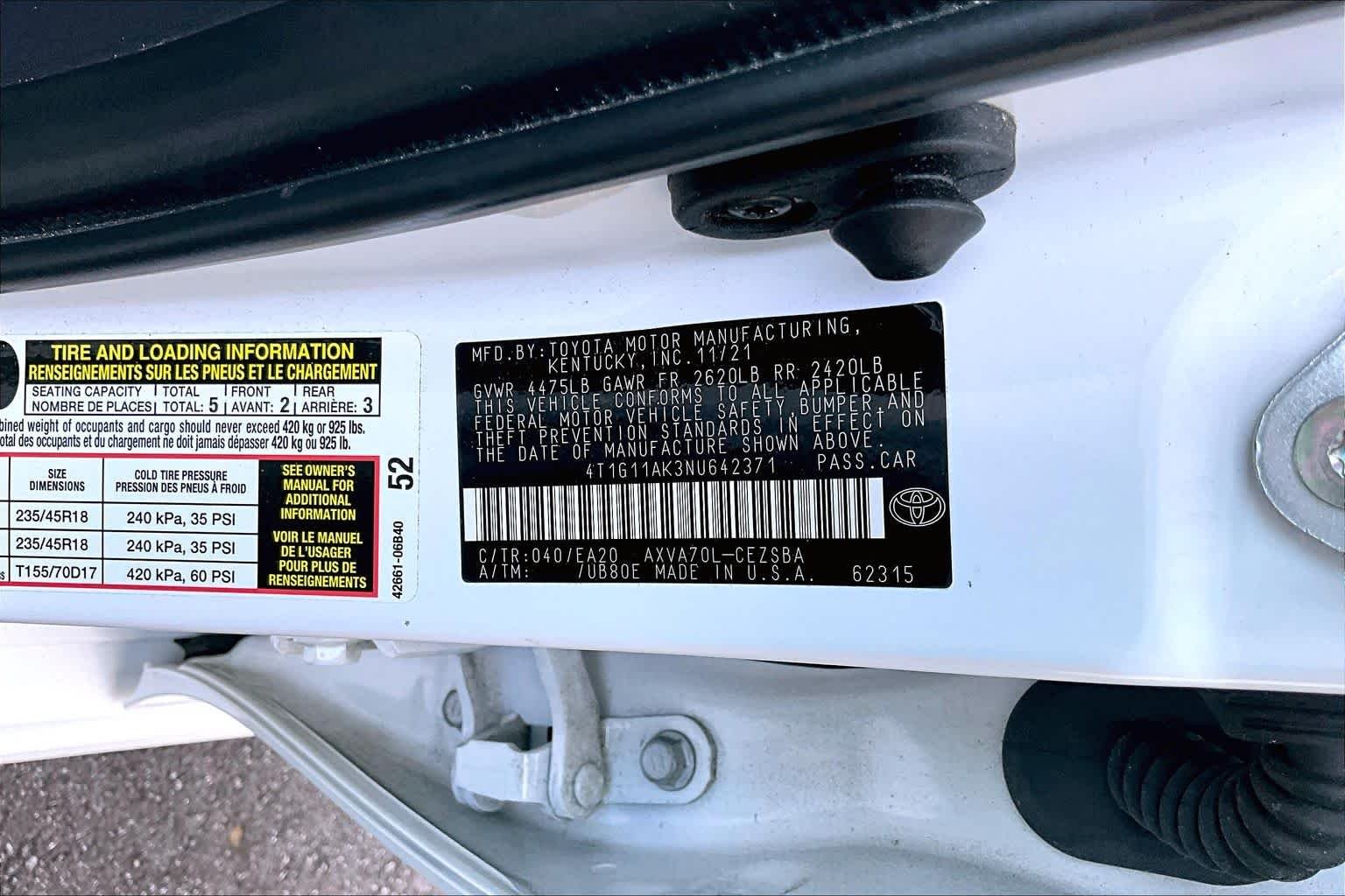 Used 2022 White Toyota SE image 34
