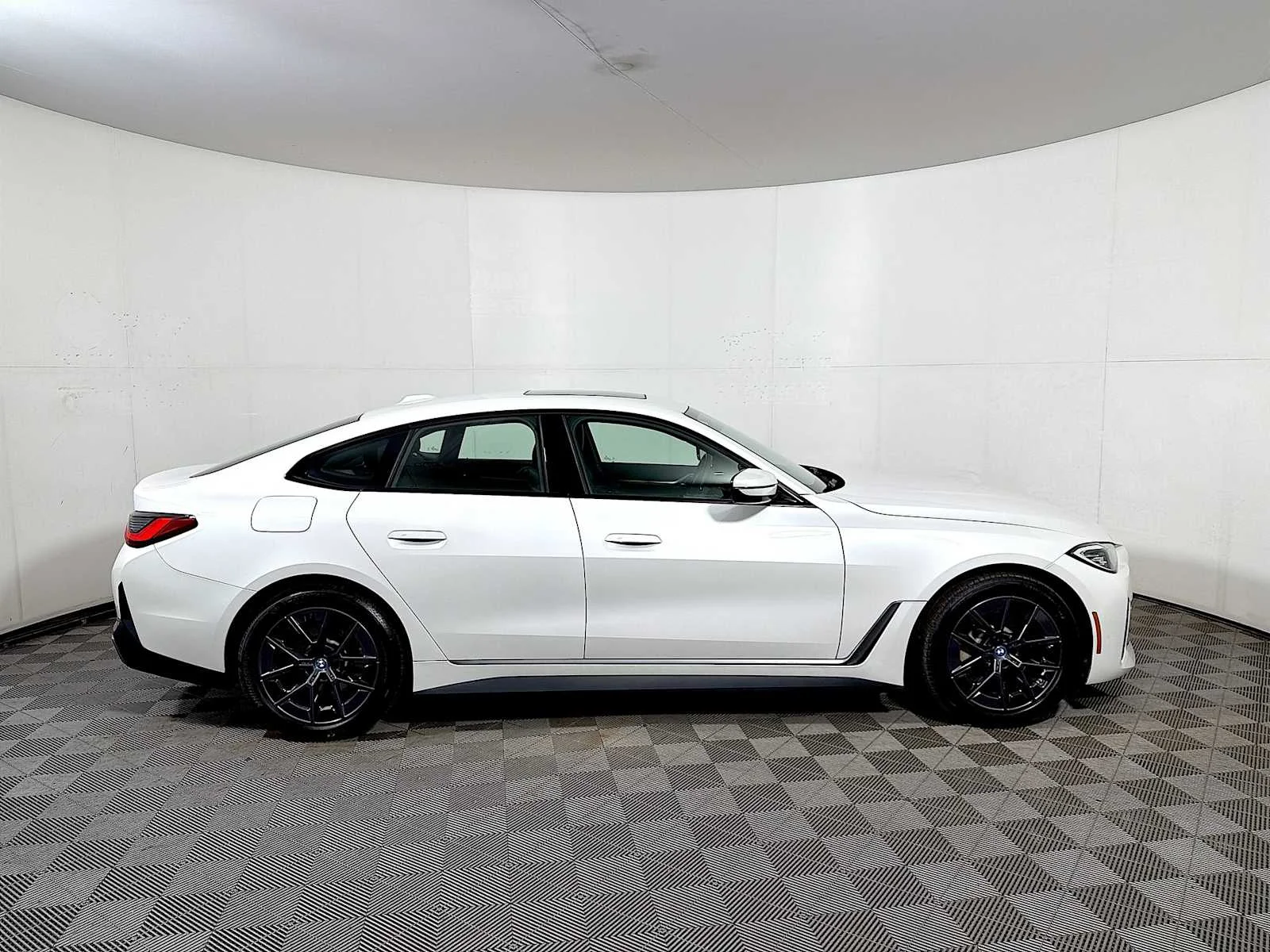 2023 BMW i4 40 - Photo 7
