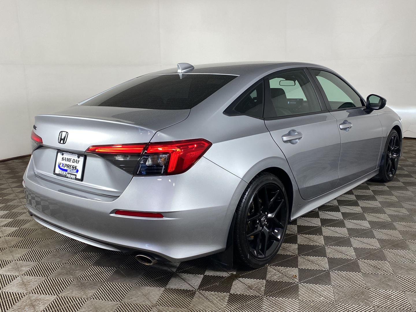 Used 2022 Lunar Silver Metallic Honda Sport image 21