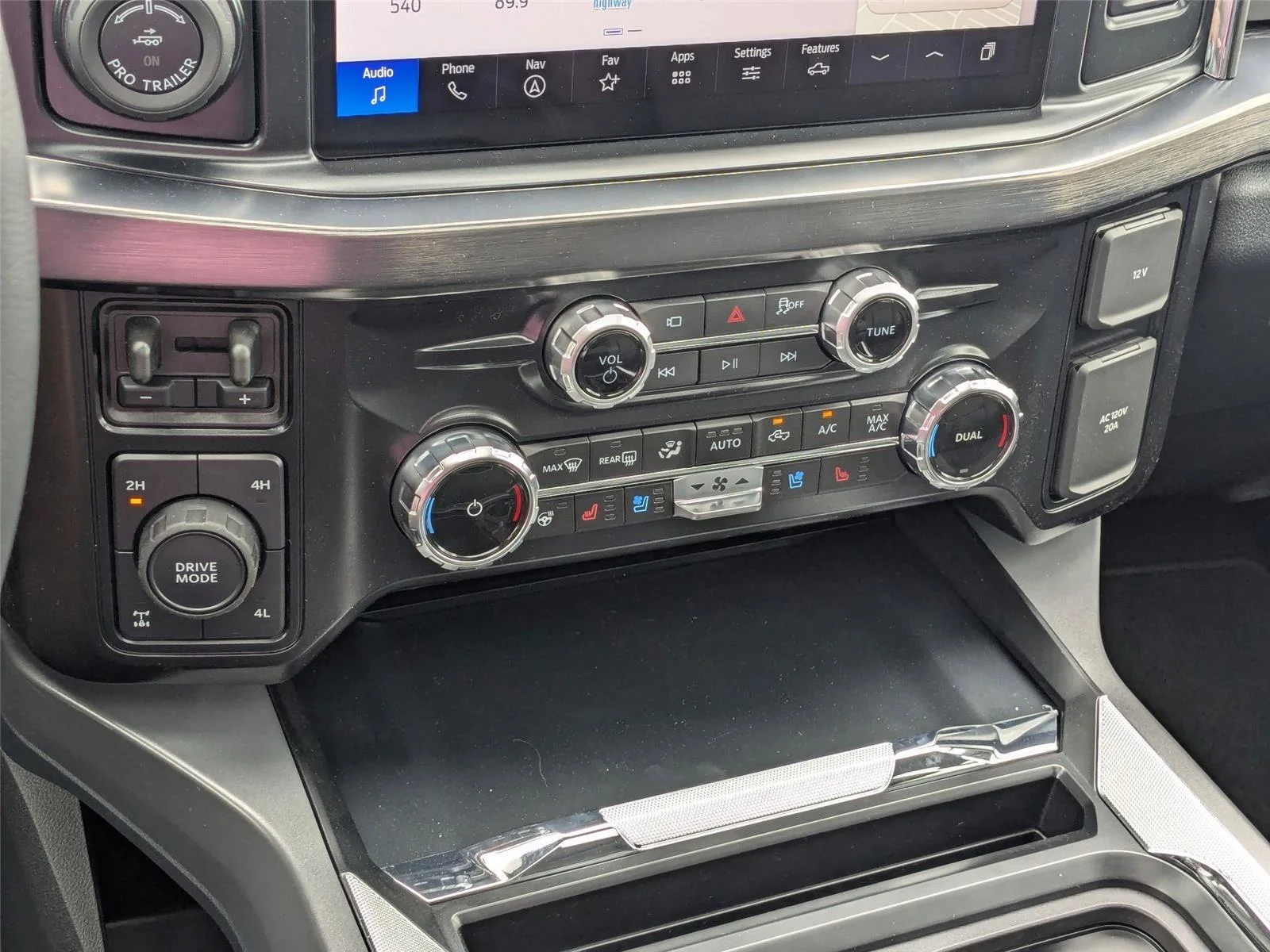 2025 Ford F-350 Super Duty Lariat - Photo 23