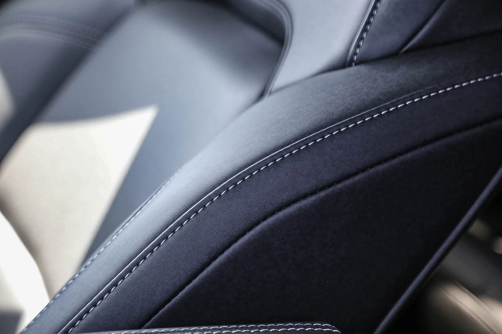 New 2025 Azure Gray Metallic Tri-Coat Ford Badlands® image 26