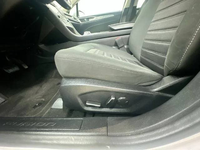 Used 2020 White Ford SE image 22