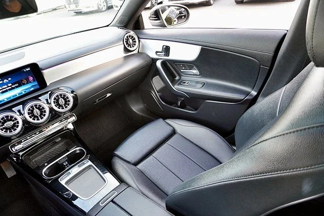 Used 2025 Black Mercedes-Benz CLA 250 image 21