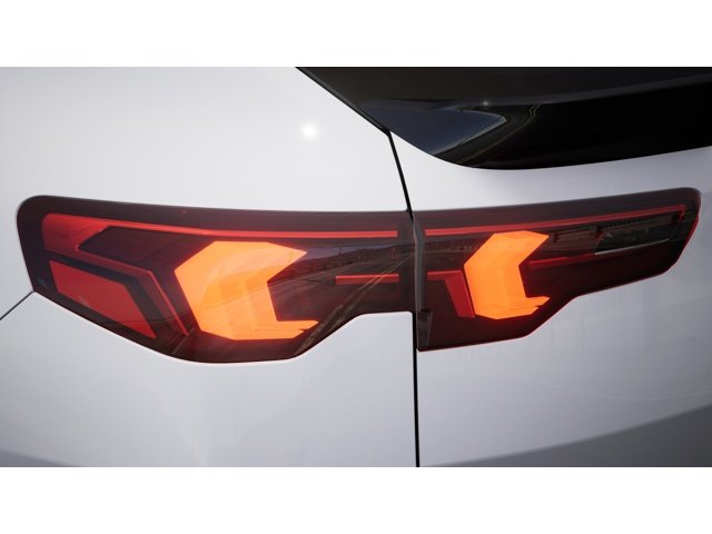 New 2027 Alpine White BMW xDrive28i image 8