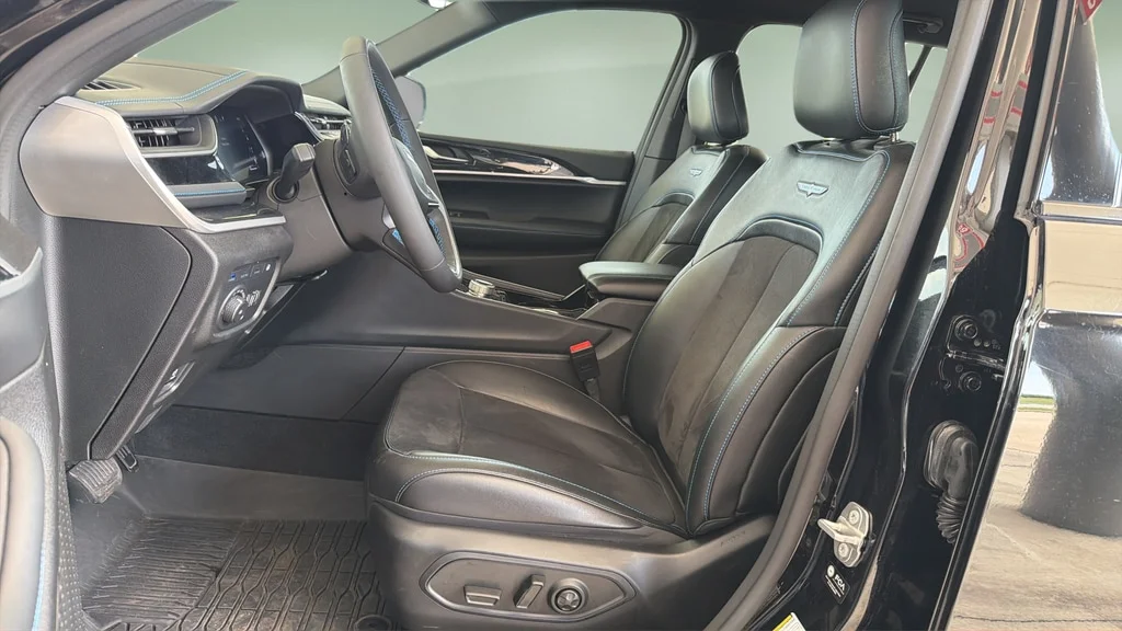 Used 2022 Diamond Black Crystal Pearlcoat Jeep Trailhawk 4xe image 22