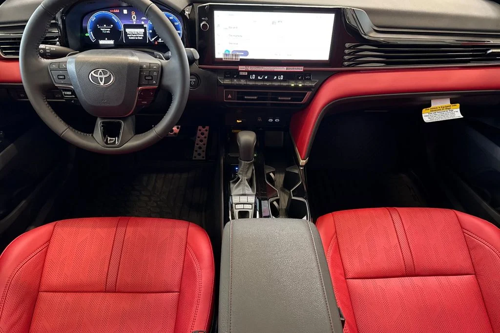 New 2026 Wind Chill Pearl with Midnight Black Metallic roof <sup>1</sup> Toyota  XSE image 14