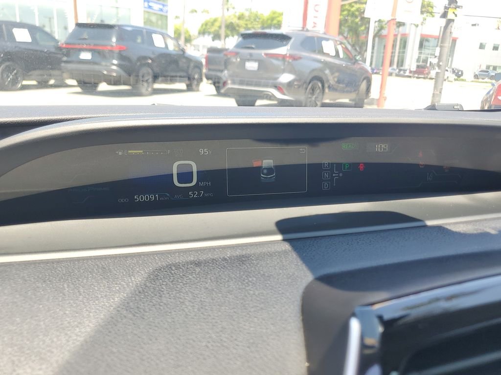 Used 2017 Classic Silver Metallic Toyota Plus image 26