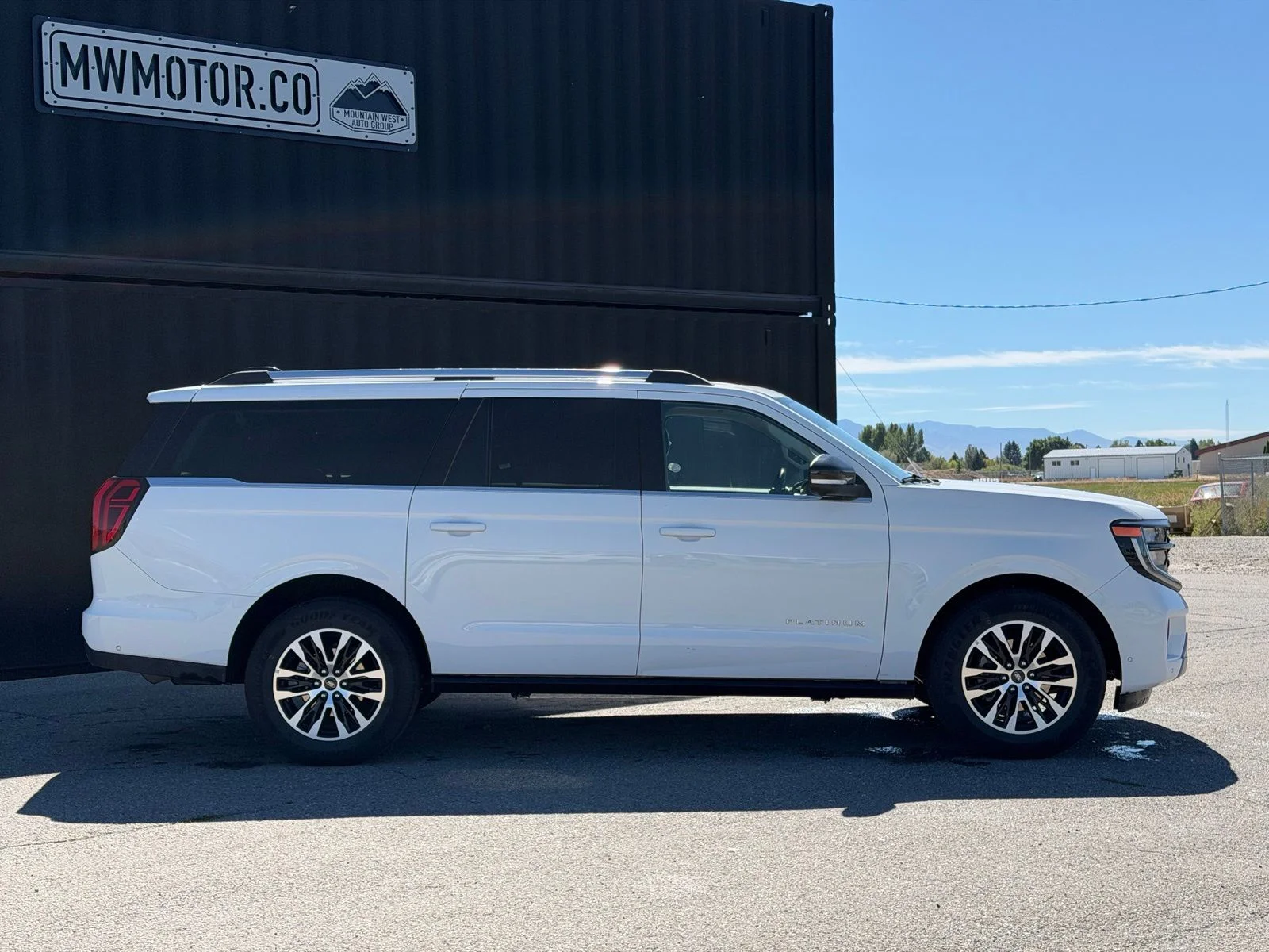 Used 2025 White Ford Platinum image 3
