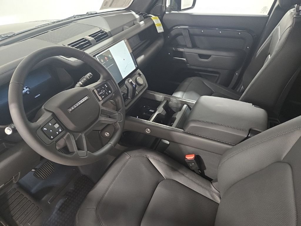 New 2026 Santorini Black Land Rover S image 20
