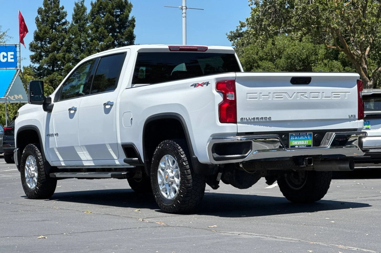 Used 2024 Summit White Chevrolet LTZ image 5