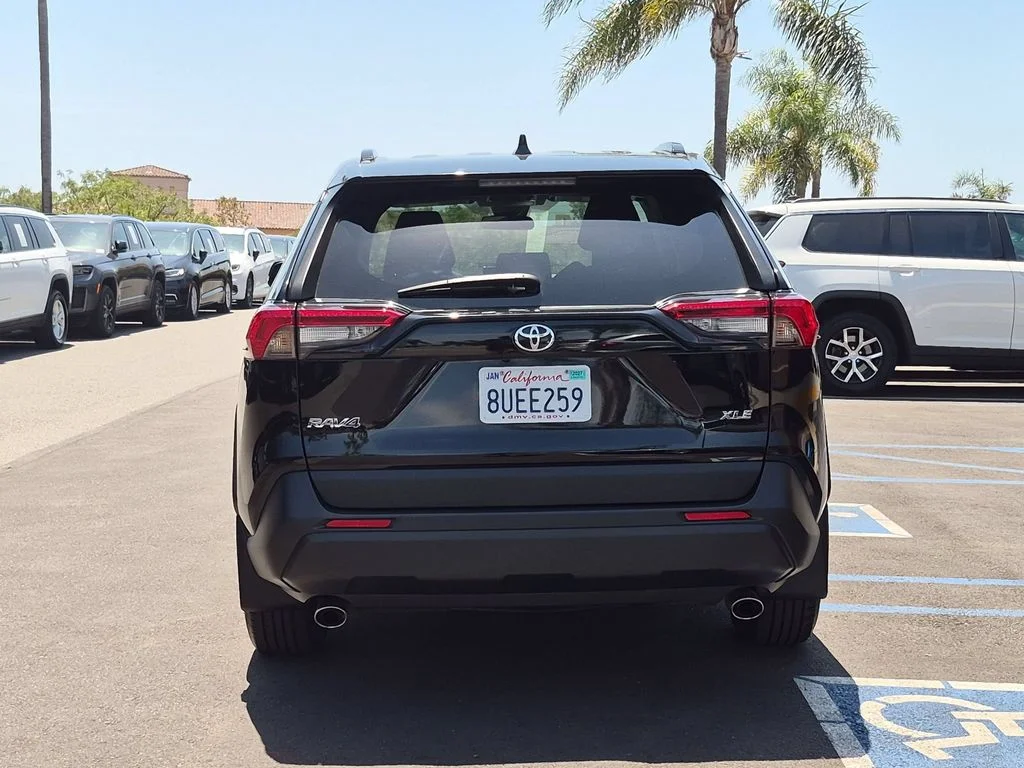 Used 2021 Black Toyota XLE image 6