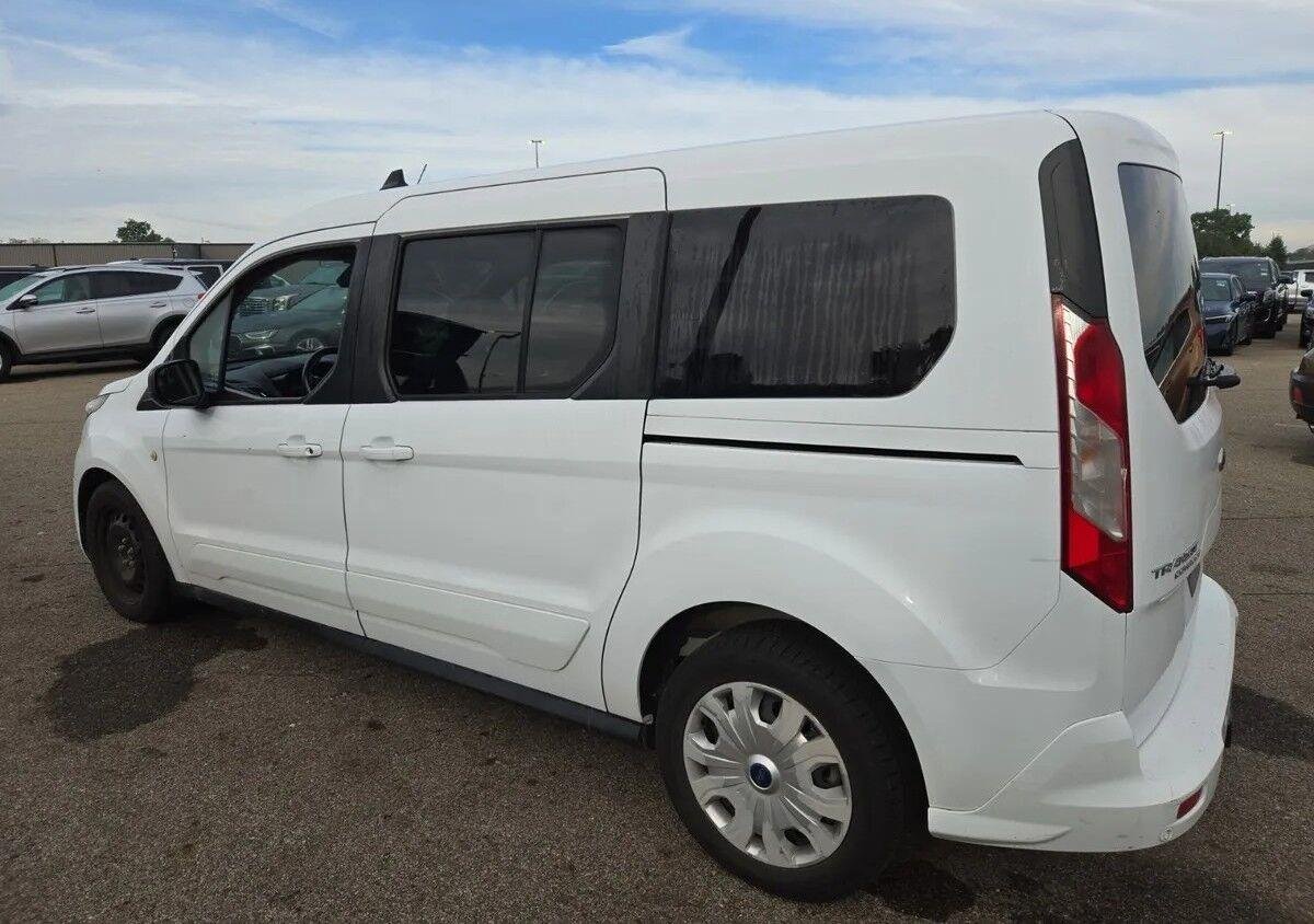 Used 2019 Frozen White Ford XLT image 2
