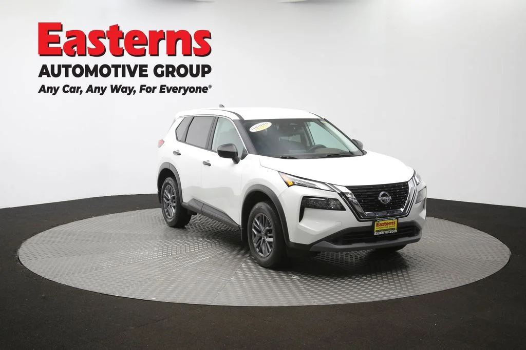 Used 2023 White Nissan S image 51