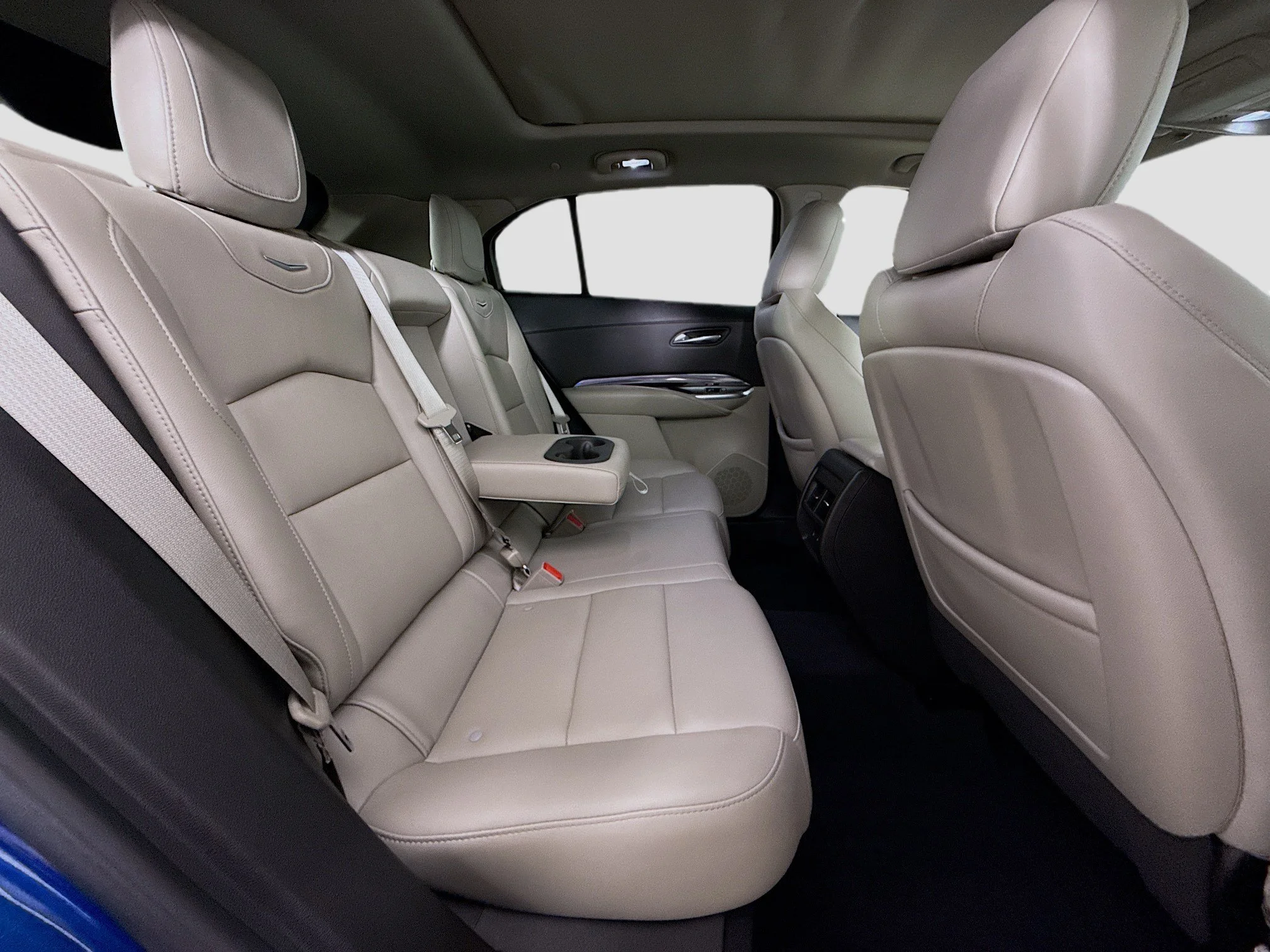 Used 2021 WAVE METALLIC Cadillac FWD Luxury image 29