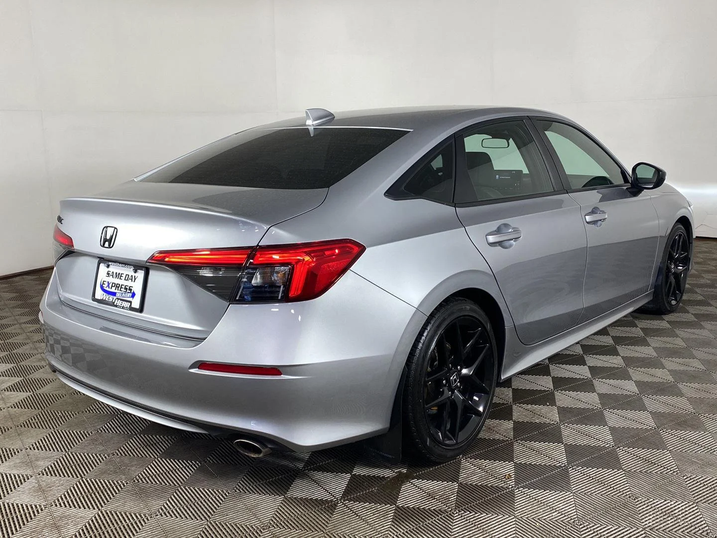Used 2022 Lunar Silver Metallic Honda Sport image 21