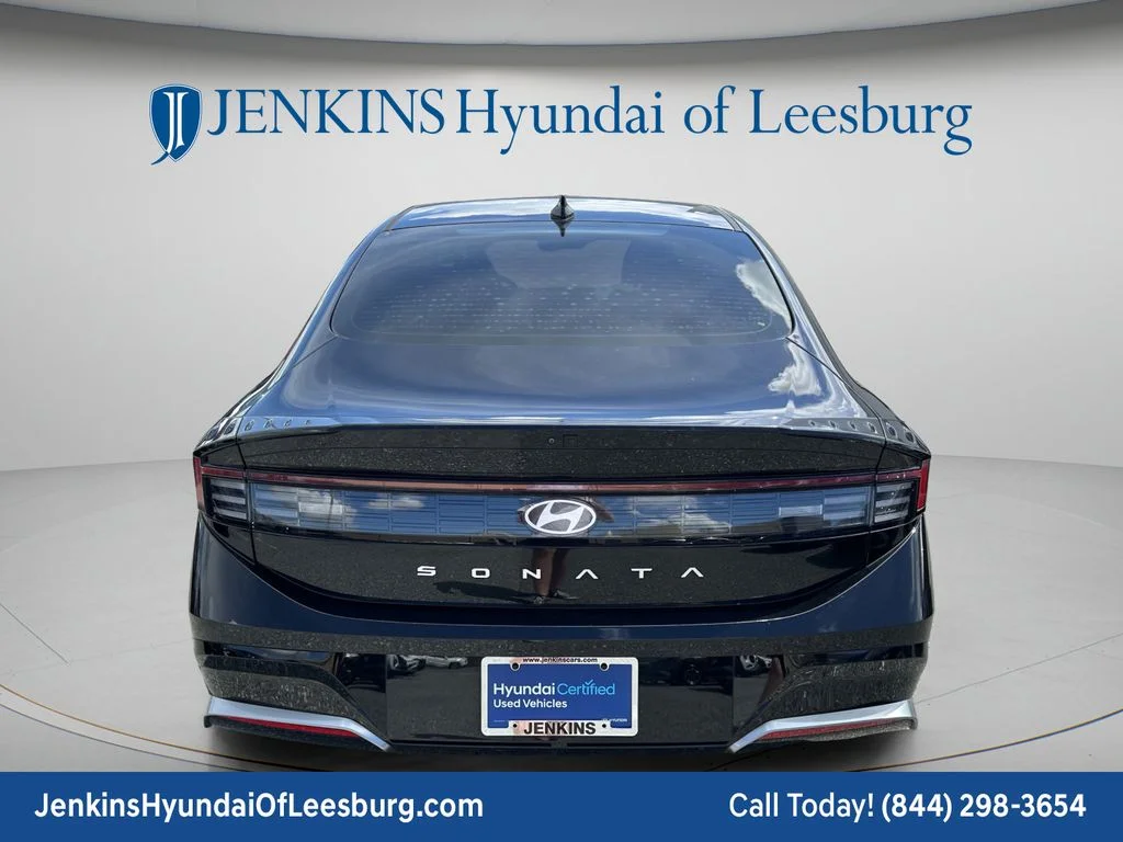 Used 2024 Black Hyundai SEL image 6