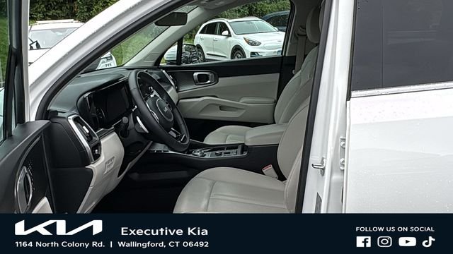 Used 2023 White Kia EX image 9