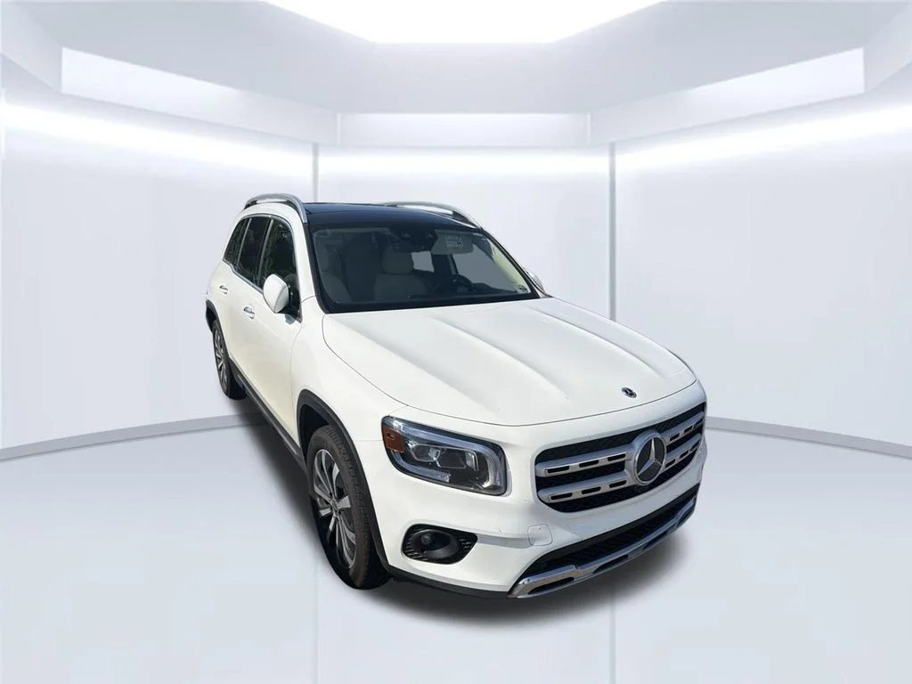 Used 2022 White Mercedes-Benz GLB 250 image 2