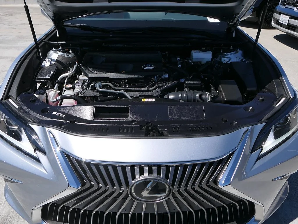 Used 2023 Silver Lexus 300h image 31