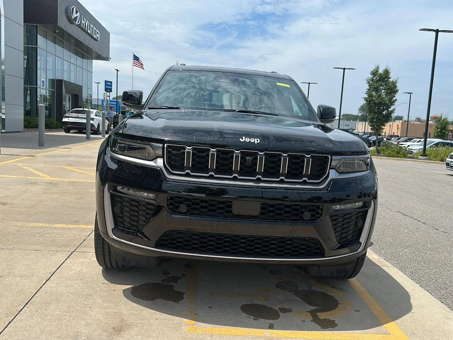 New 2026 Diamond Black Crystal Pearlcoat Jeep Limited image 6