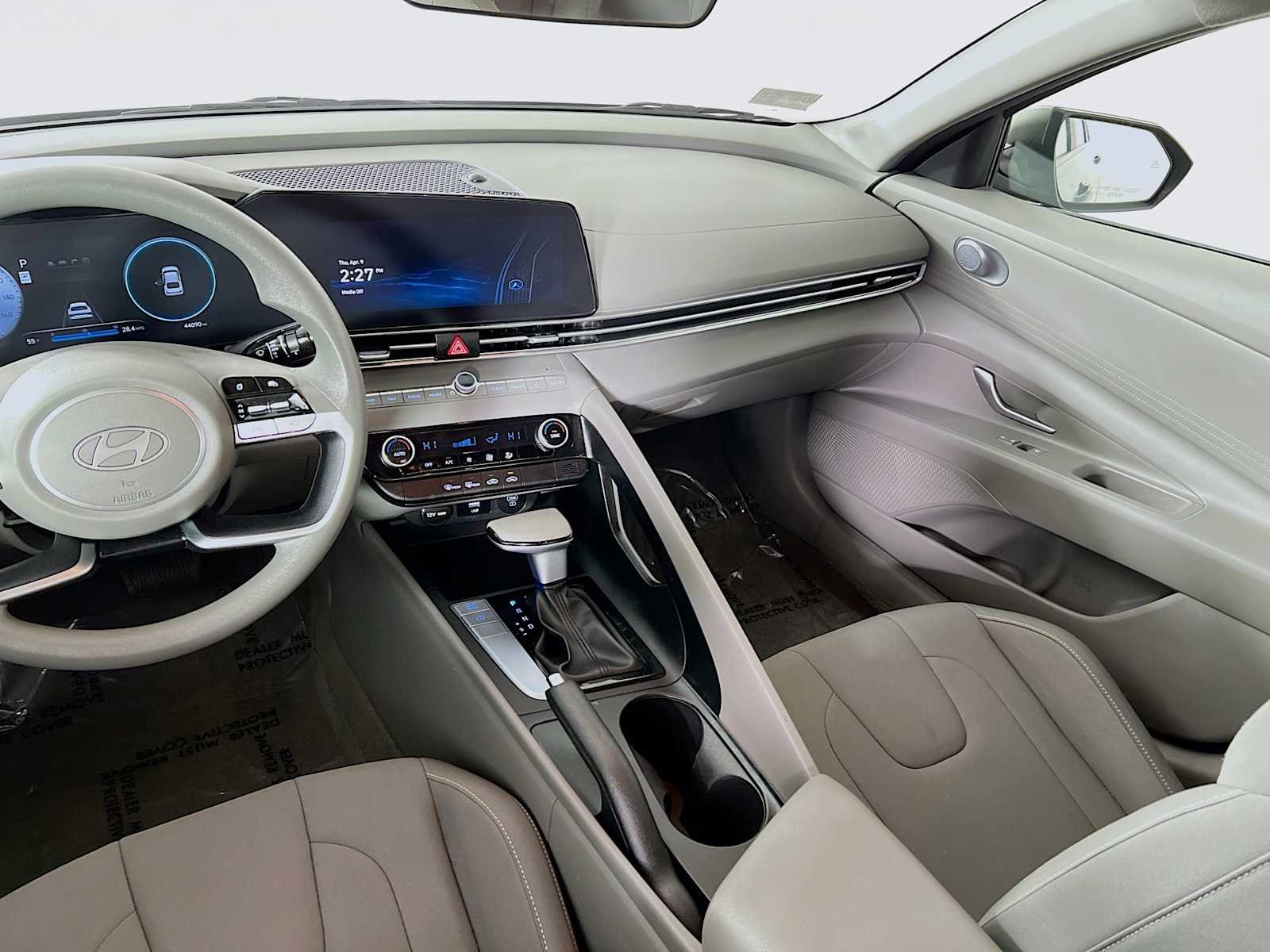 Used 2024 Amazon Gray Hyundai SEL image 23
