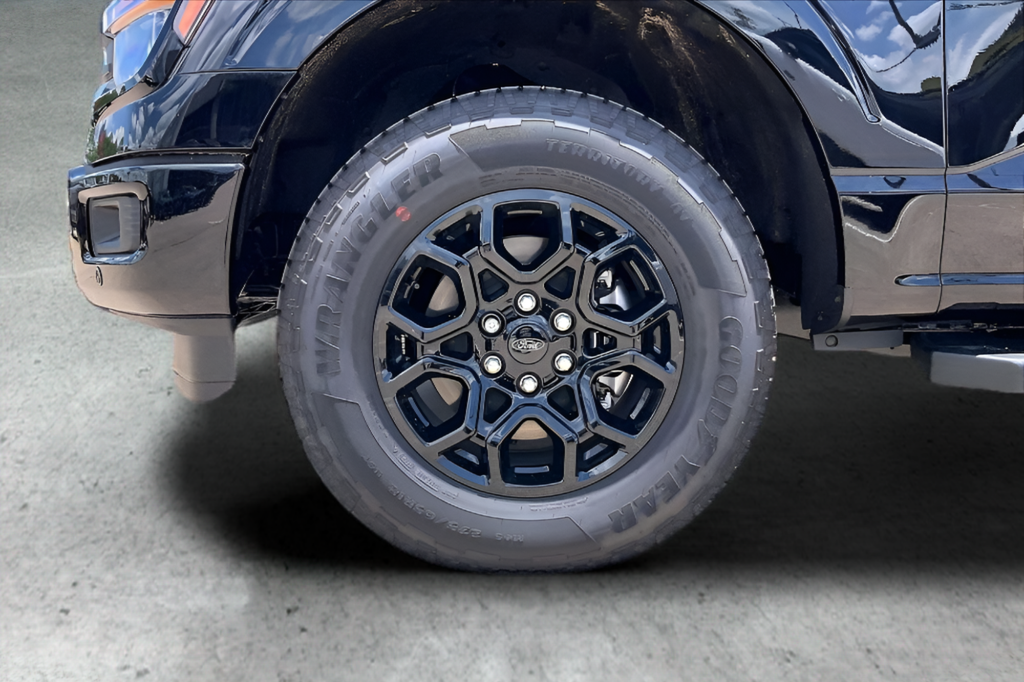 New 2026 Agate Black Metallic Ford XLT image 19