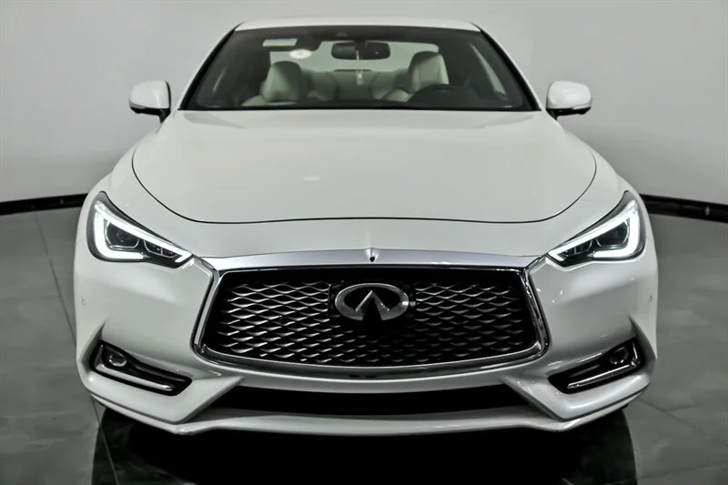 Used 2018 Pure White INFINITI 2.0T Luxe image 4