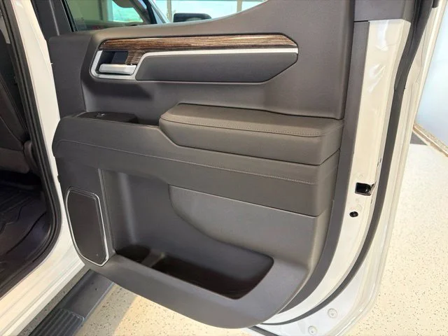 New 2026 Summit White GMC Elevation image 45
