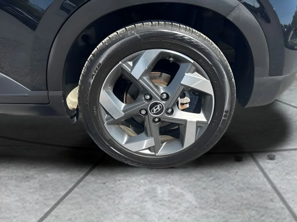 Used 2024 Black Hyundai SEL image 24