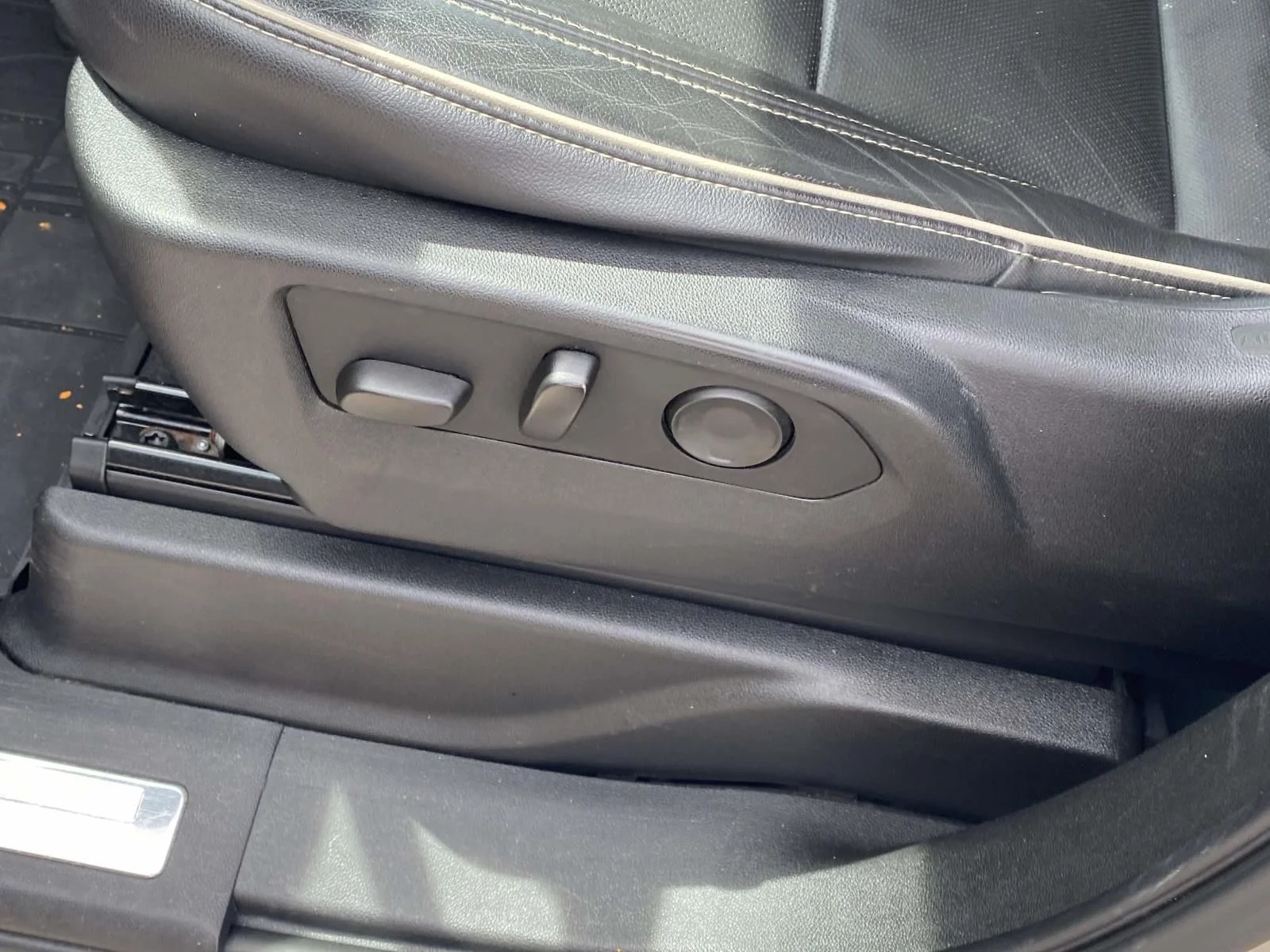 Used 2021 Beige Chevrolet Premier image 16