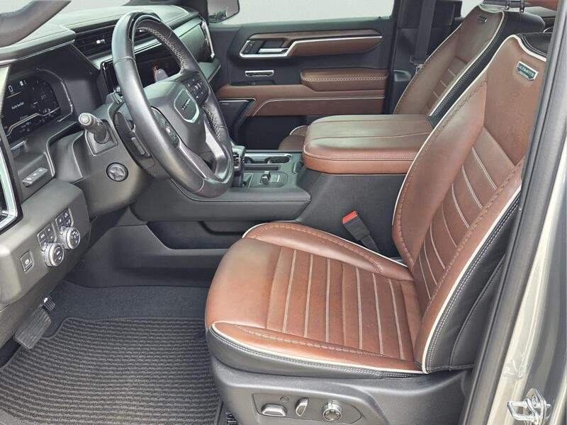 Used 2025 Sterling Metallic GMC 4WD CREW CAB 147" DENALI ULTIMATE image 10
