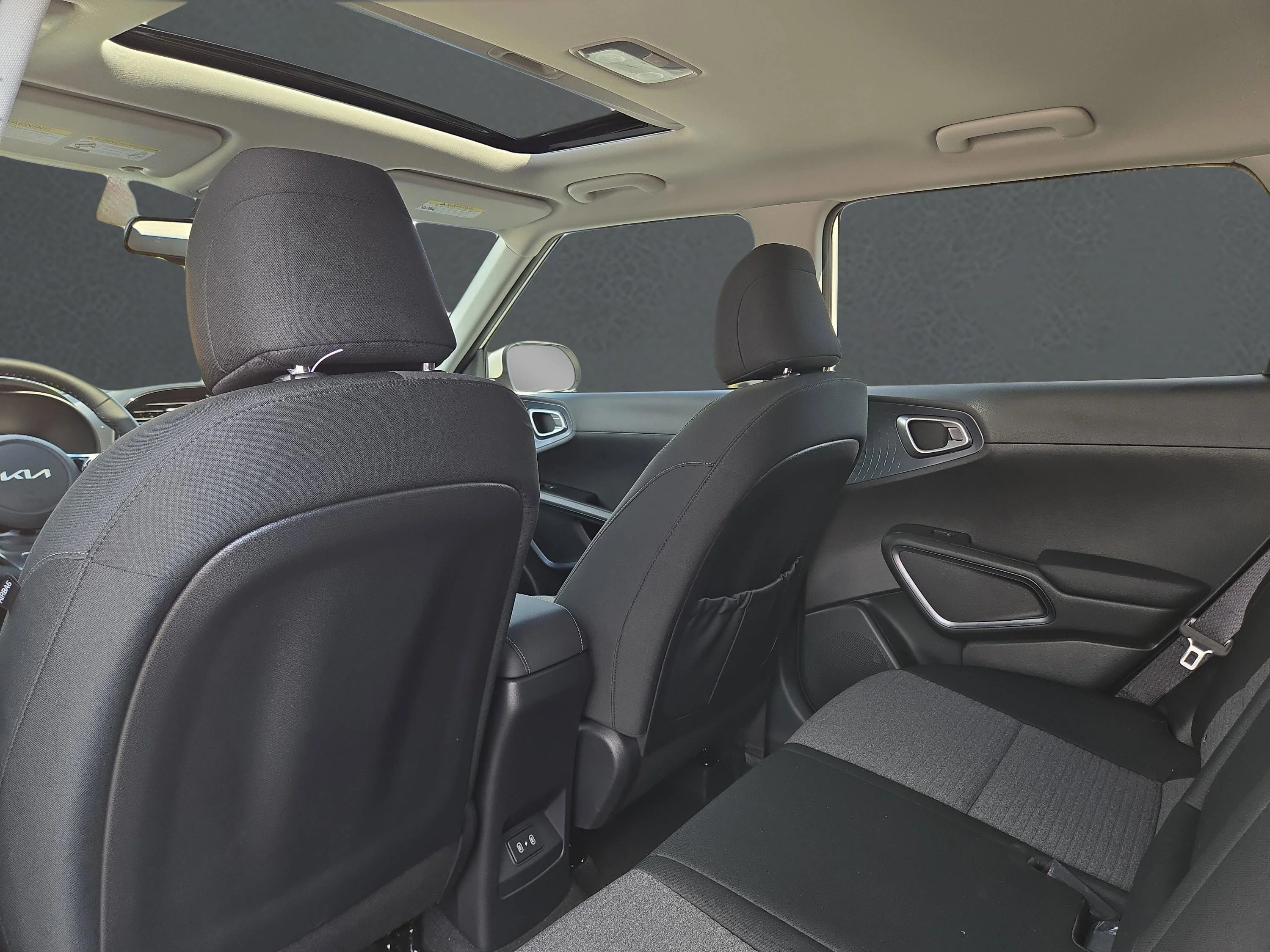 2025 Kia Soul EX - Photo 18